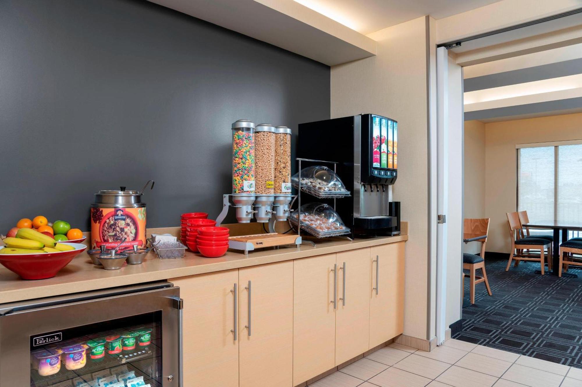 Towneplace Suites Fort Wayne North Экстерьер фото