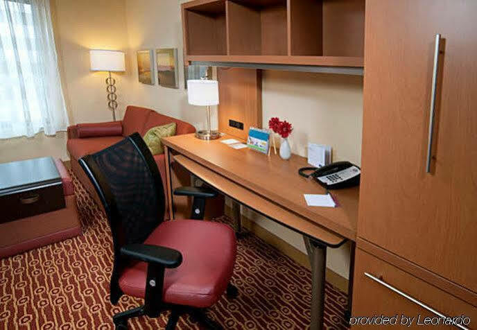 Towneplace Suites Fort Wayne North Экстерьер фото