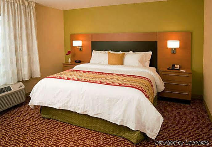 Towneplace Suites Fort Wayne North Экстерьер фото